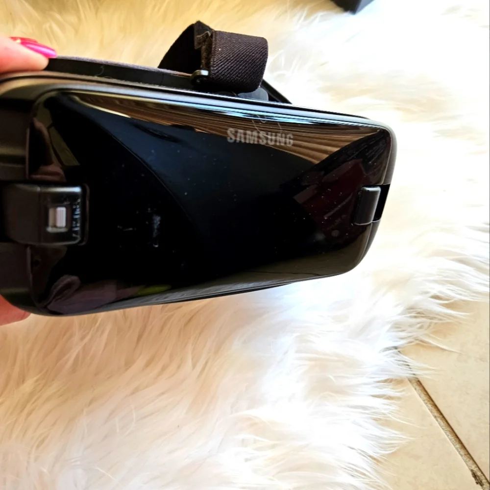 Samsung - Gear VR With Controller - Oculus 2017